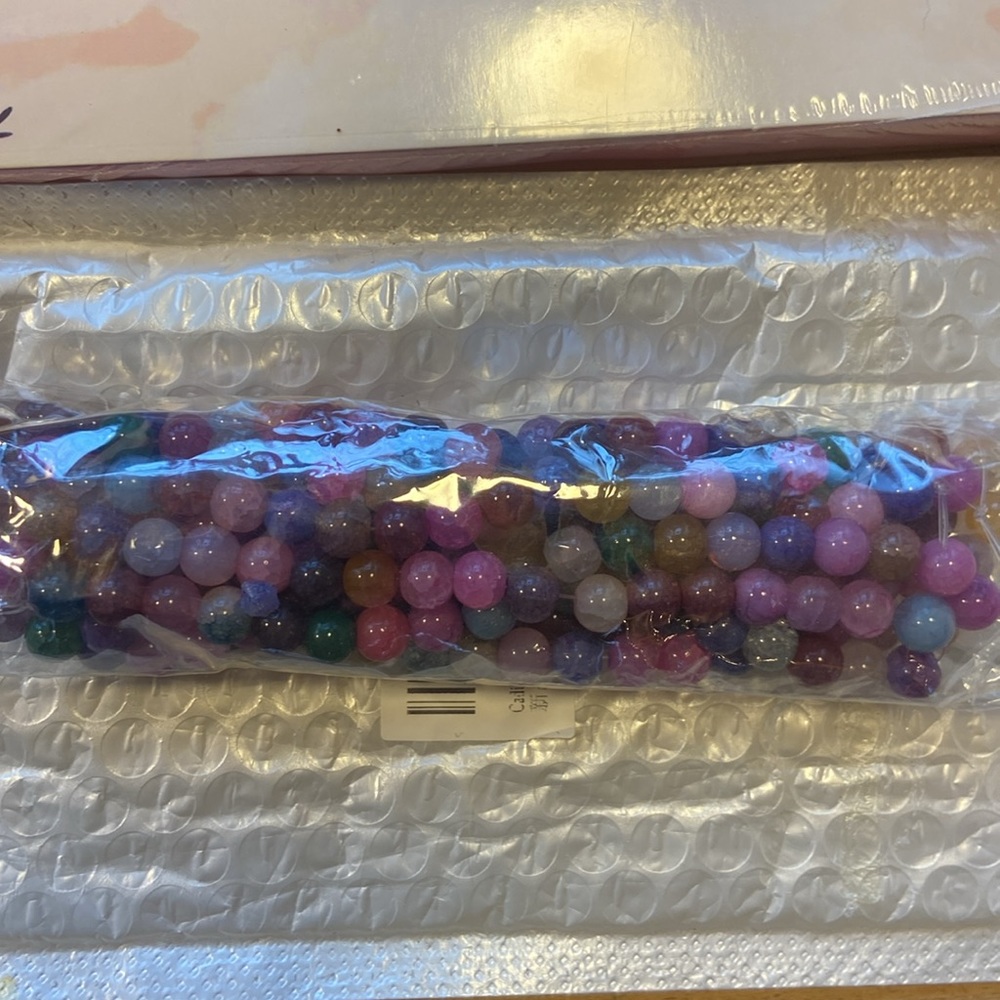 BEADS AND BEADING SUPPLIES- huge assortment! - Picture 4 of 12